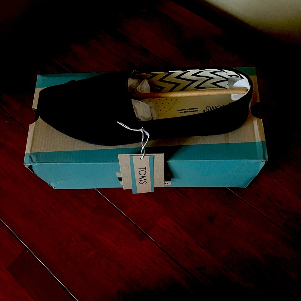 NEW Tom's Alpargata Slip-On for Women, Size 9.5 - Black